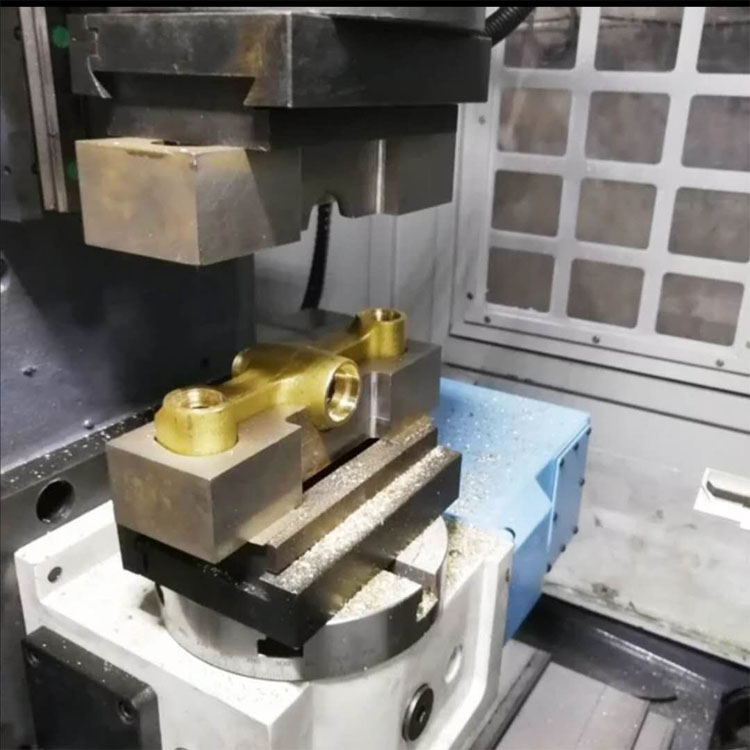 Máquina perforadora y roscadora CNC horizontal para mecanizado de cartuchos